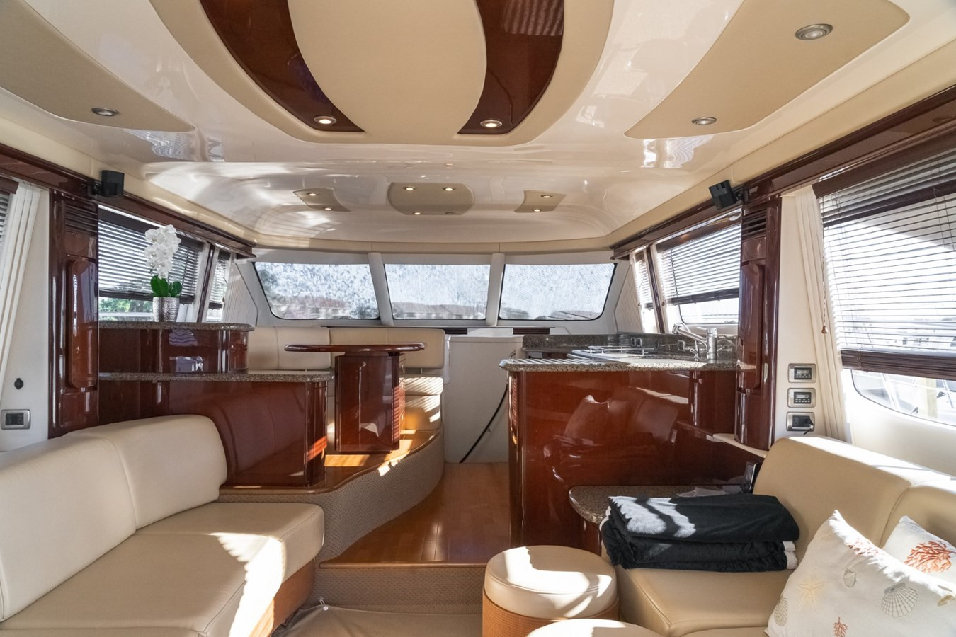 https://arconyachts.ams3.digitaloceanspaces.com/118957/conversions/large_4001009-optimize.jpg
