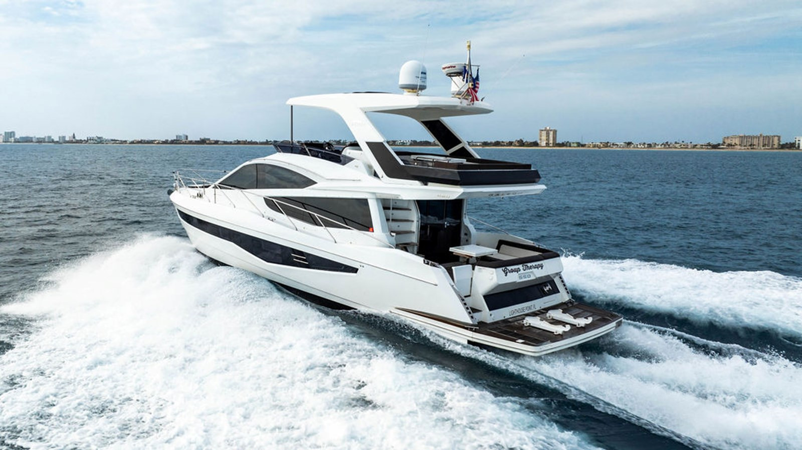 https://arconyachts.ams3.digitaloceanspaces.com/118963/conversions/large_4394141-optimize.jpg