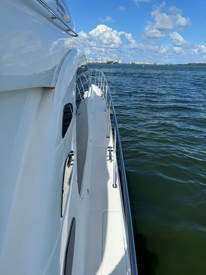 https://arconyachts.ams3.digitaloceanspaces.com/119013/conversions/large_4676747-optimize.jpg