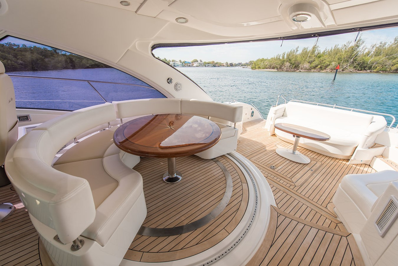 https://arconyachts.ams3.digitaloceanspaces.com/119159/conversions/large_1773192-optimize.jpg