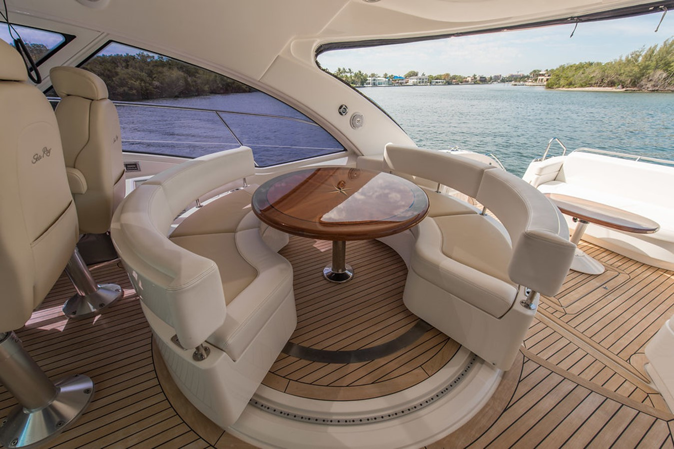 https://arconyachts.ams3.digitaloceanspaces.com/119161/conversions/large_1773193-optimize.jpg
