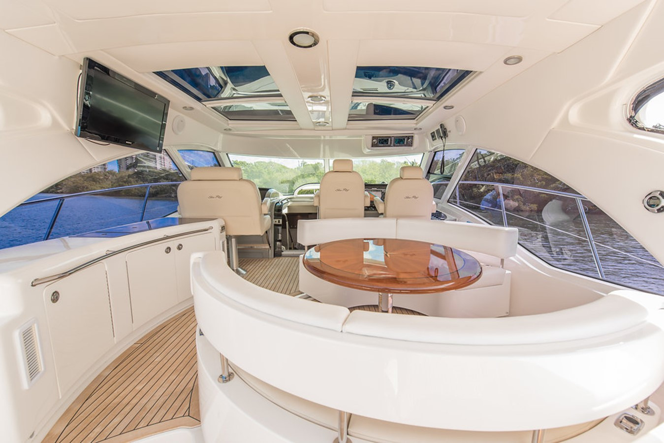 https://arconyachts.ams3.digitaloceanspaces.com/119170/conversions/large_1773196-optimize.jpg