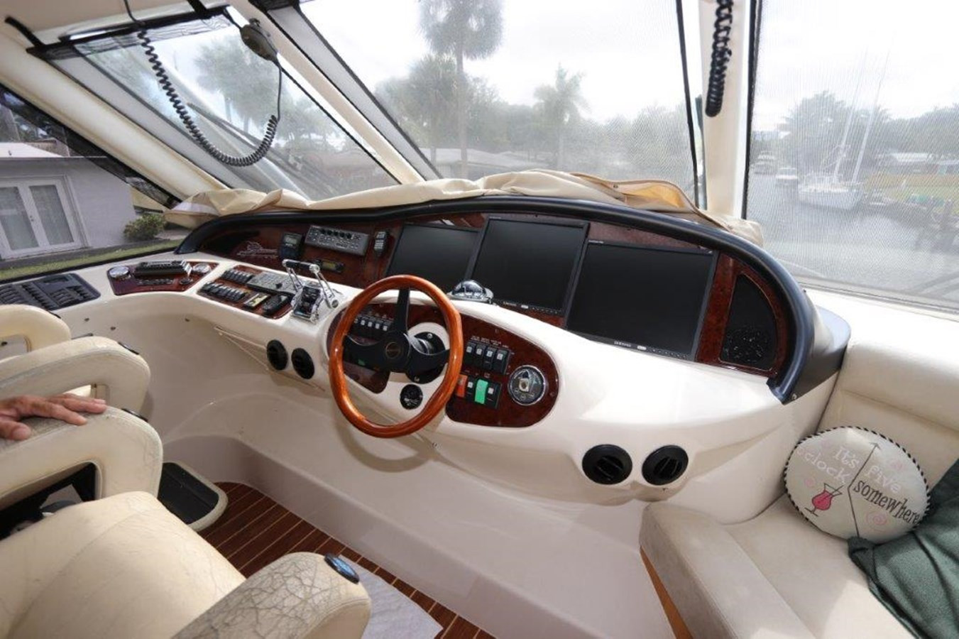 https://arconyachts.ams3.digitaloceanspaces.com/119184/conversions/large_2828871-optimize.jpg