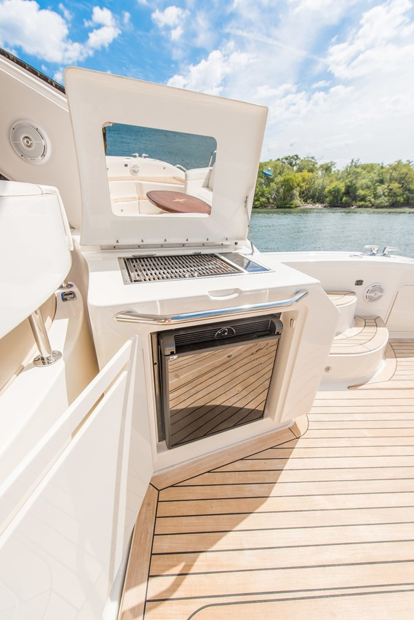 https://arconyachts.ams3.digitaloceanspaces.com/119208/conversions/large_1773209-optimize.jpg