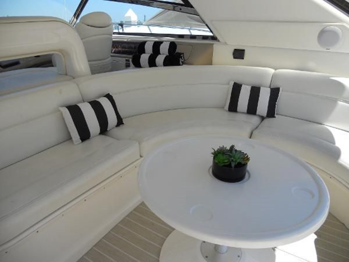 https://arconyachts.ams3.digitaloceanspaces.com/119236/conversions/large_2990584-optimize.jpg