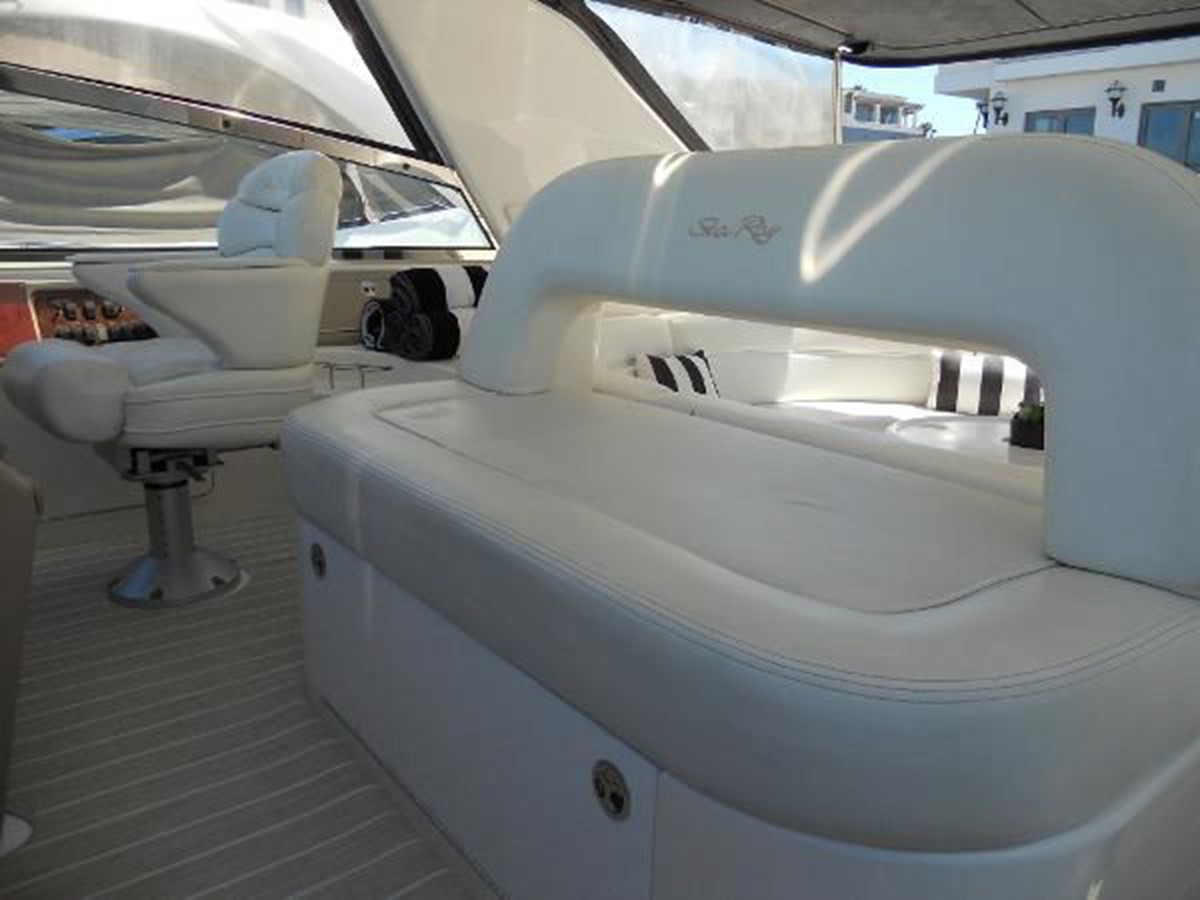 https://arconyachts.ams3.digitaloceanspaces.com/119287/conversions/large_2990603-optimize.jpg