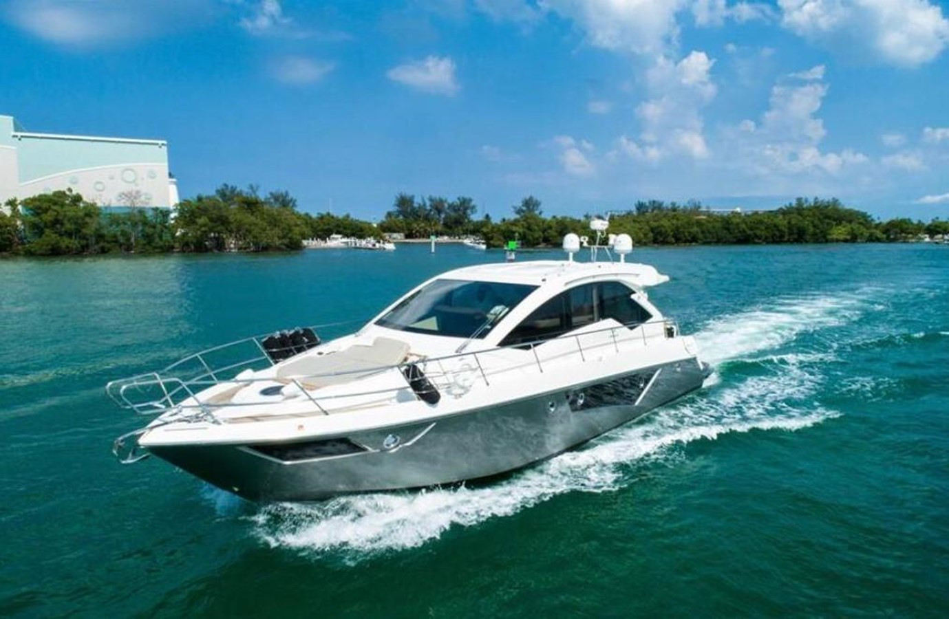 https://arconyachts.ams3.digitaloceanspaces.com/119387/conversions/large_3686155-optimize.jpg