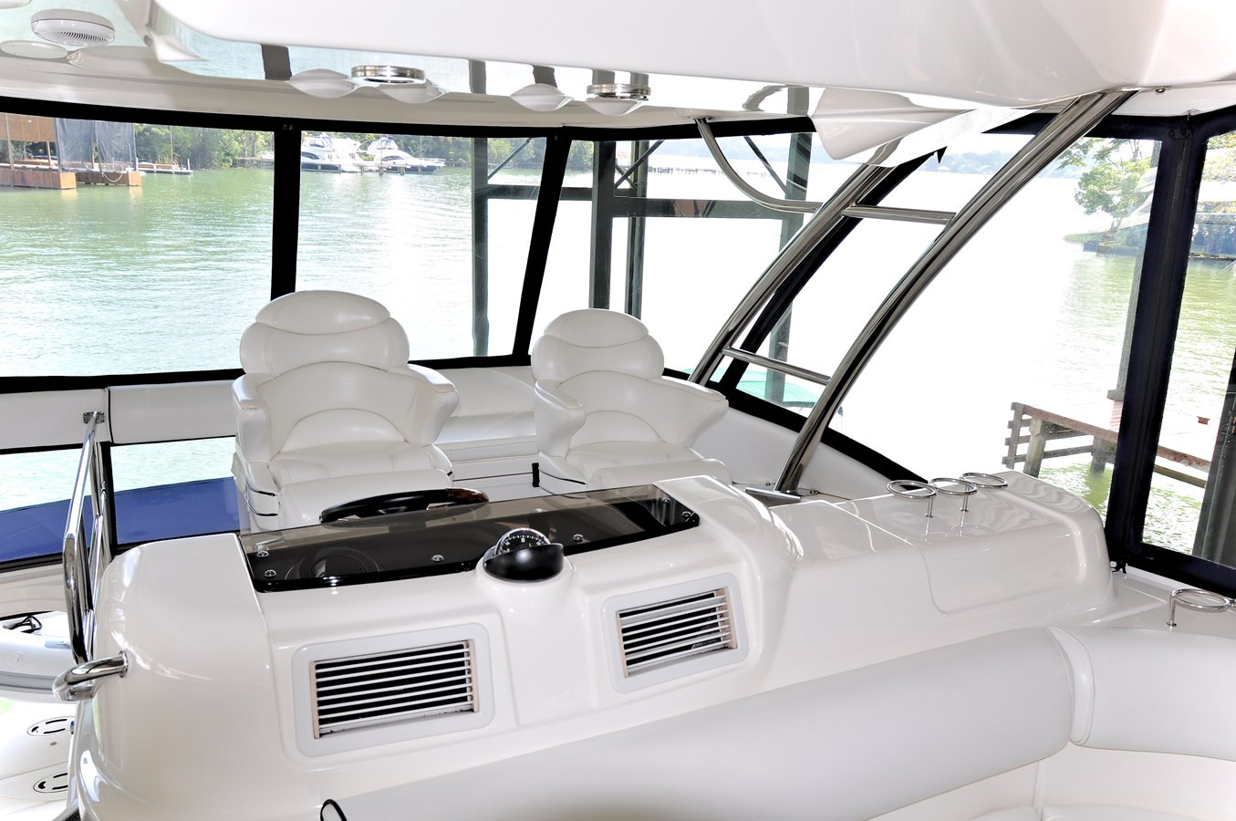 https://arconyachts.ams3.digitaloceanspaces.com/119415/conversions/large_3460300-optimize.jpg