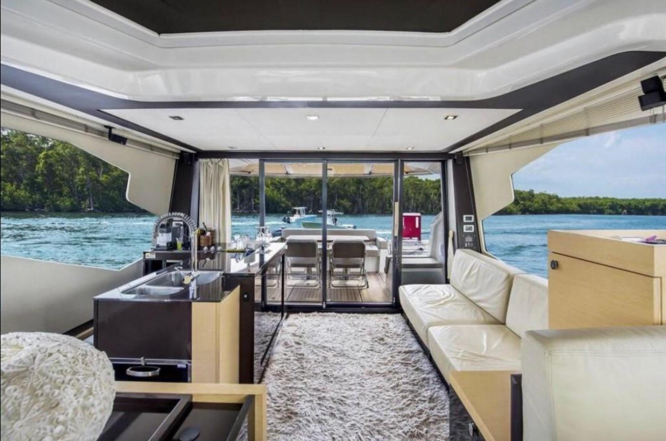 https://arconyachts.ams3.digitaloceanspaces.com/119417/conversions/large_3686165-optimize.jpg