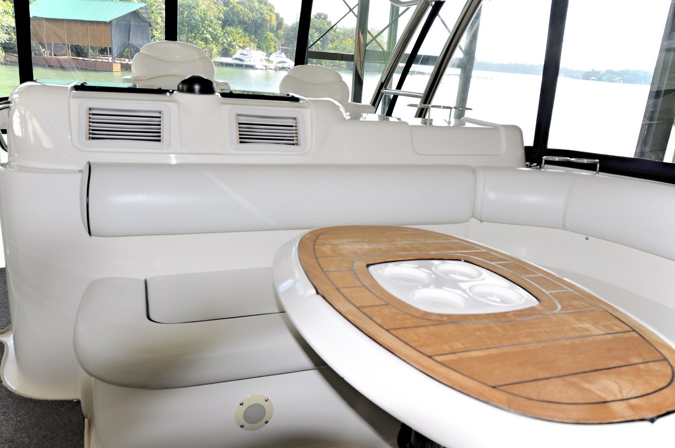 https://arconyachts.ams3.digitaloceanspaces.com/119418/conversions/large_3460301-optimize.jpg