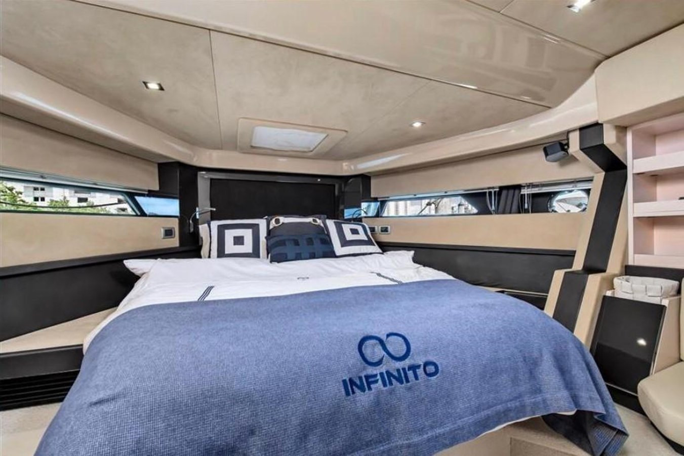 https://arconyachts.ams3.digitaloceanspaces.com/119449/conversions/large_3686176-optimize.jpg