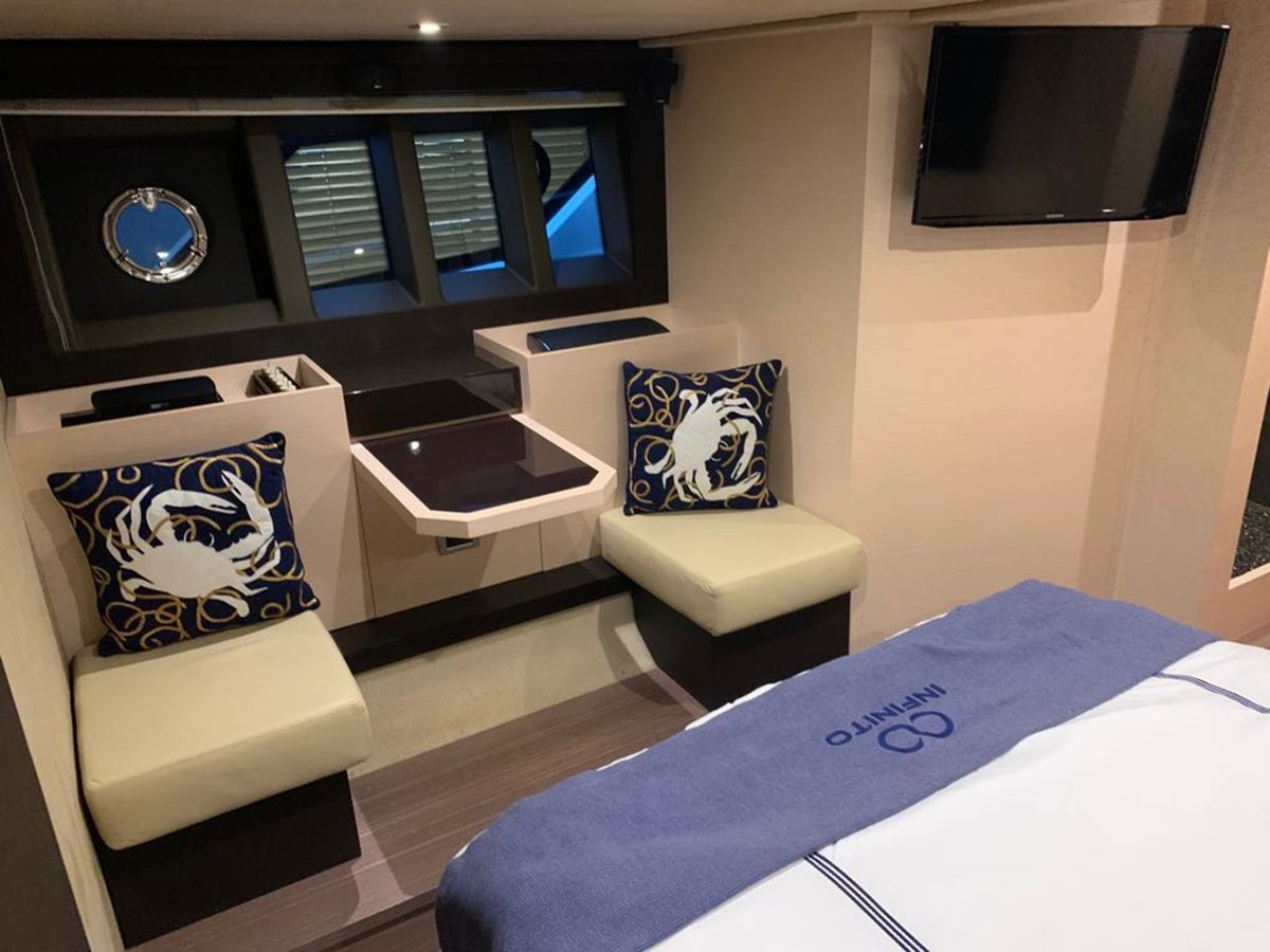 https://arconyachts.ams3.digitaloceanspaces.com/119471/conversions/large_3686184-optimize.jpg