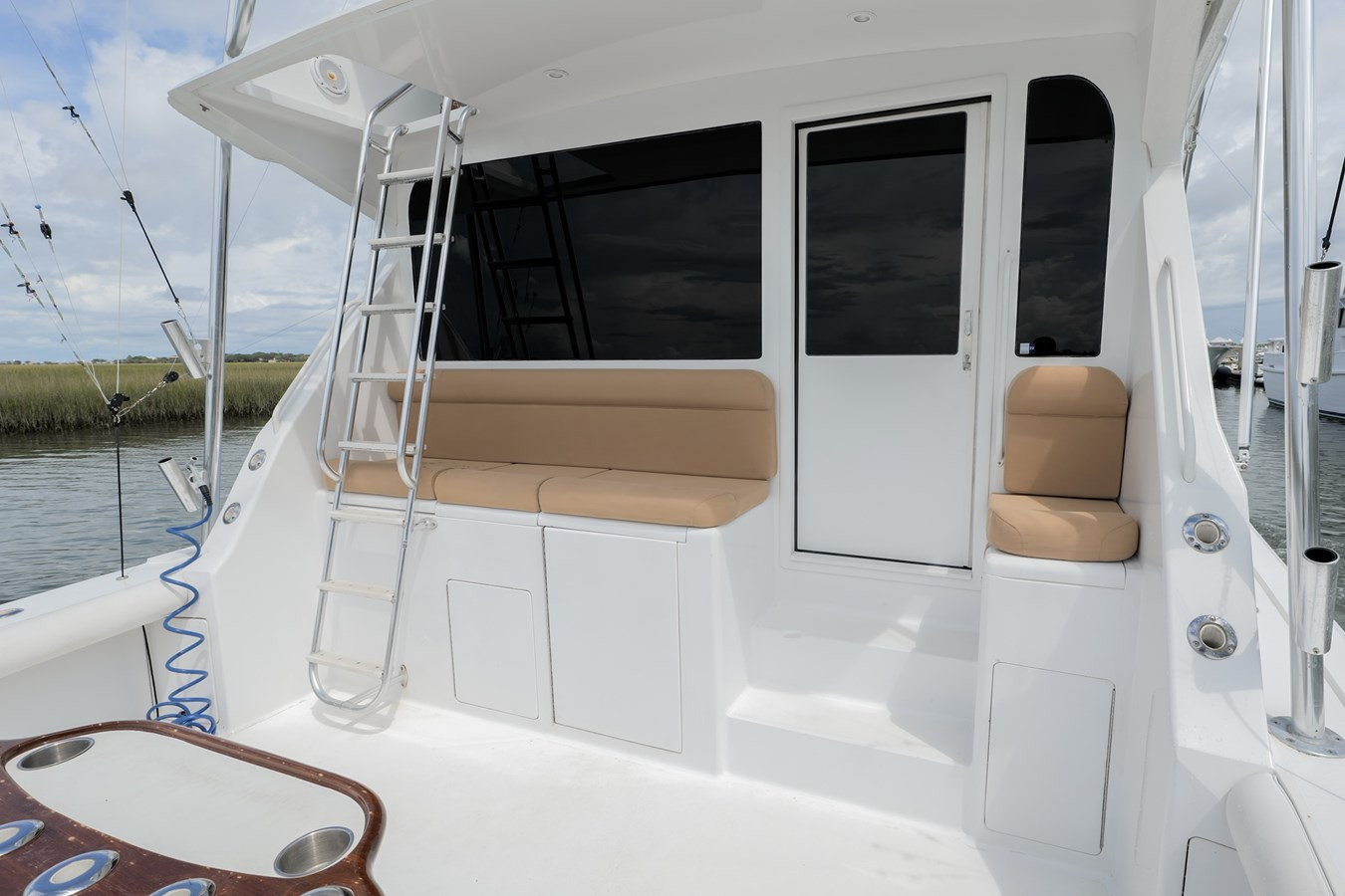 https://arconyachts.ams3.digitaloceanspaces.com/119481/conversions/large_3792709-optimize.jpg