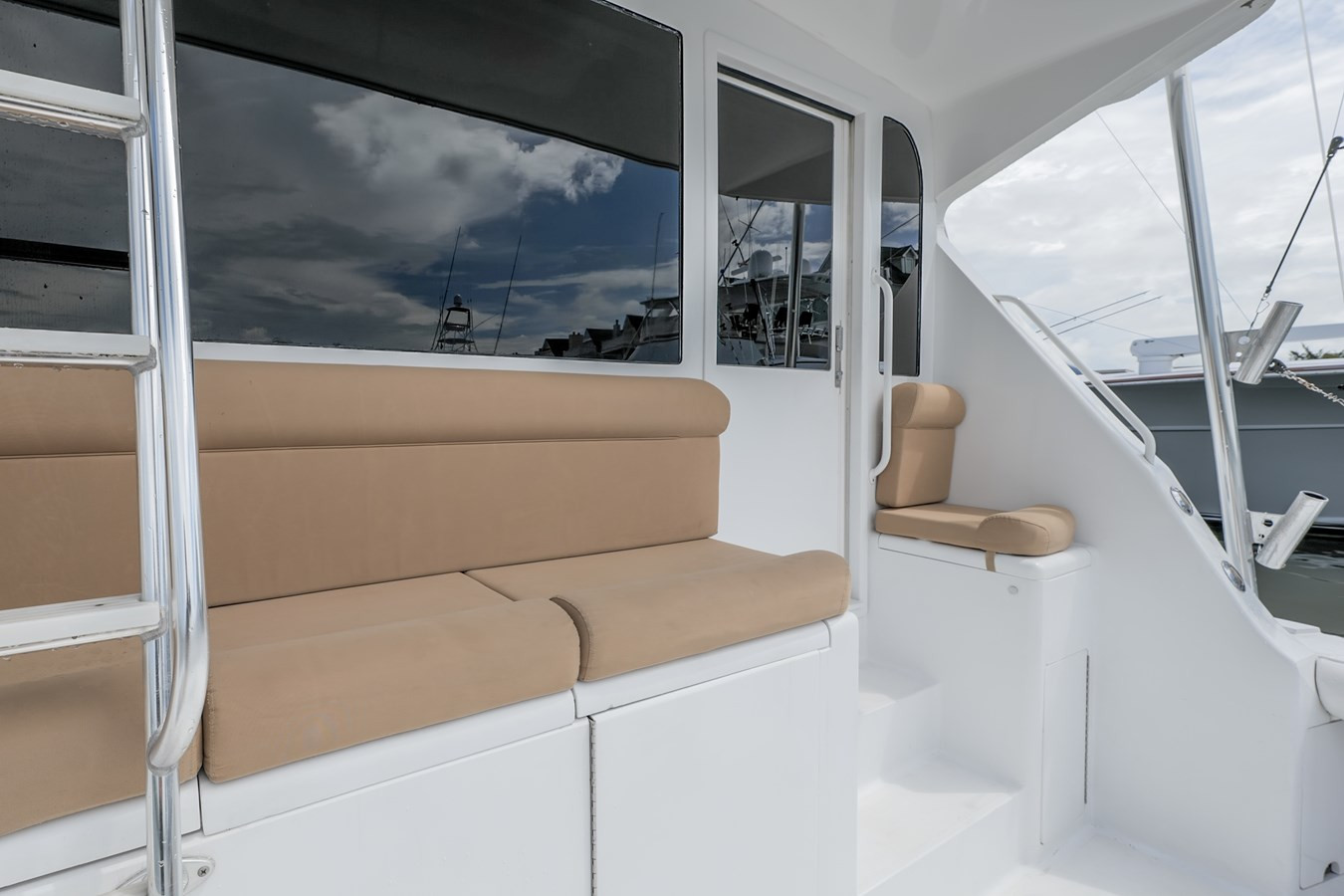 https://arconyachts.ams3.digitaloceanspaces.com/119488/conversions/large_3792711-optimize.jpg