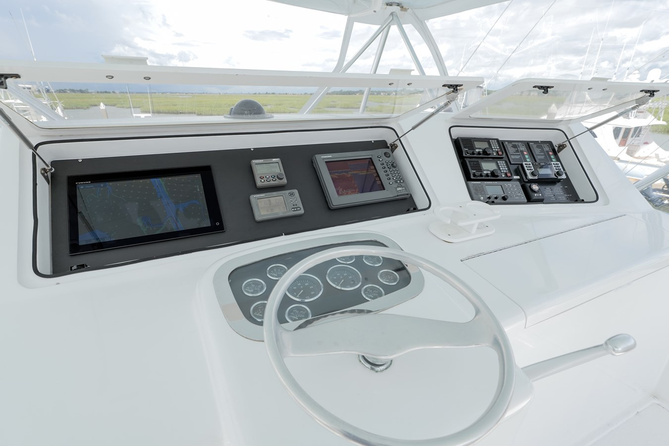 https://arconyachts.ams3.digitaloceanspaces.com/119500/conversions/large_3792715-optimize.jpg