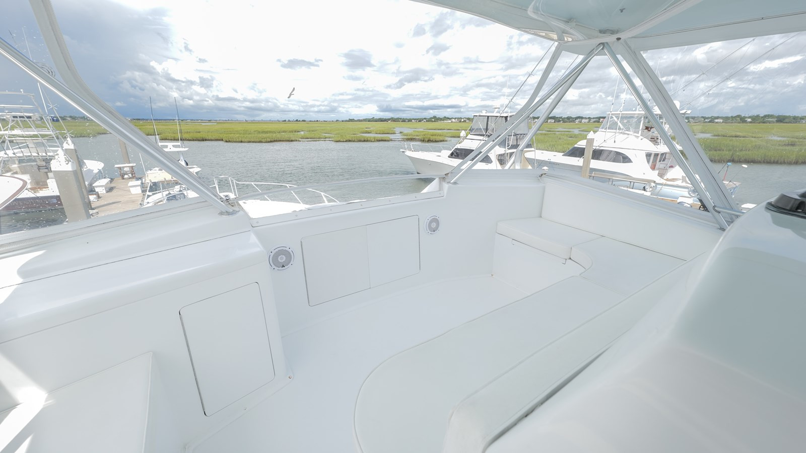 https://arconyachts.ams3.digitaloceanspaces.com/119503/conversions/large_3792716-optimize.jpg