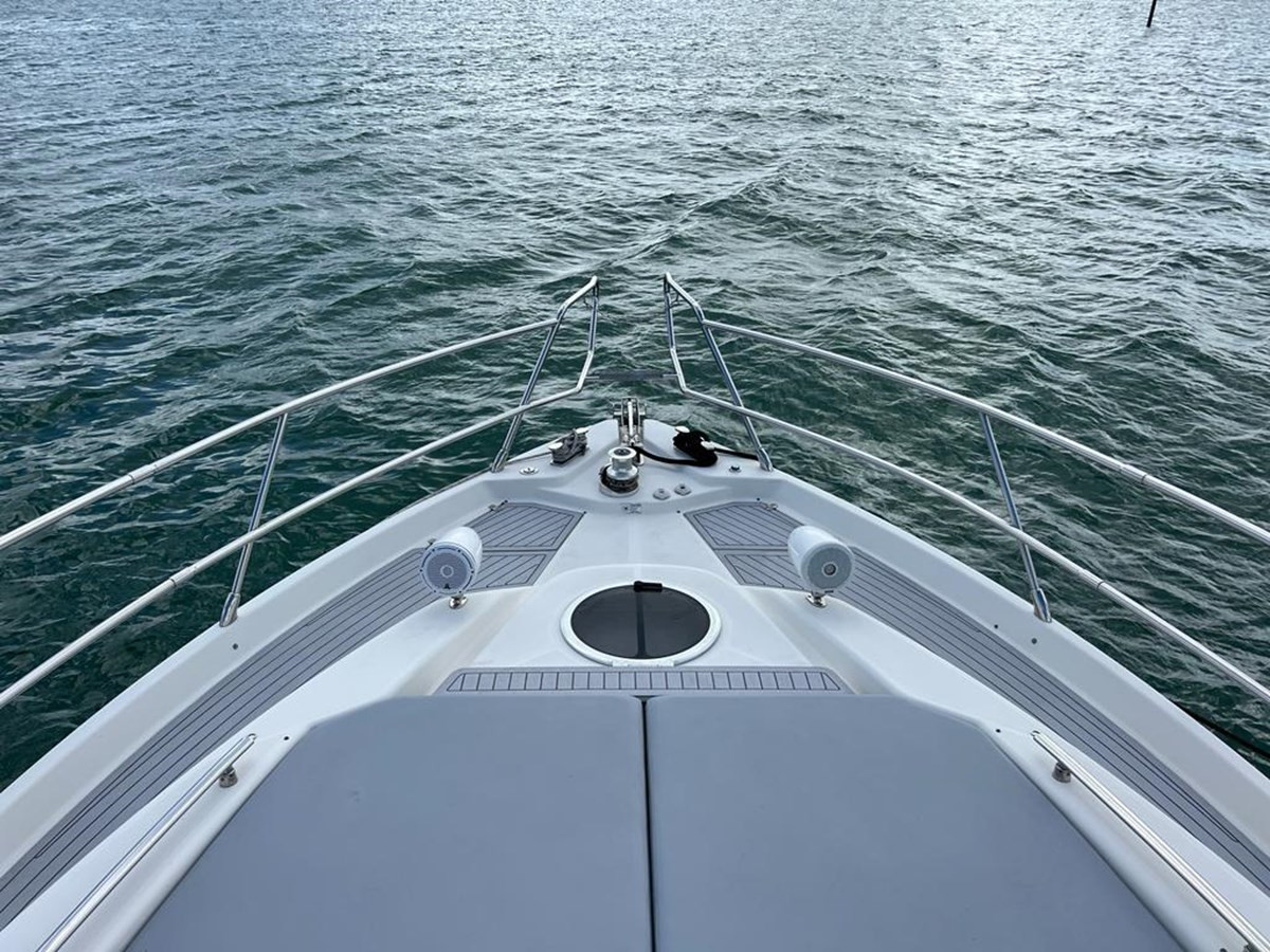 https://arconyachts.ams3.digitaloceanspaces.com/119525/conversions/large_3686205-optimize.jpg
