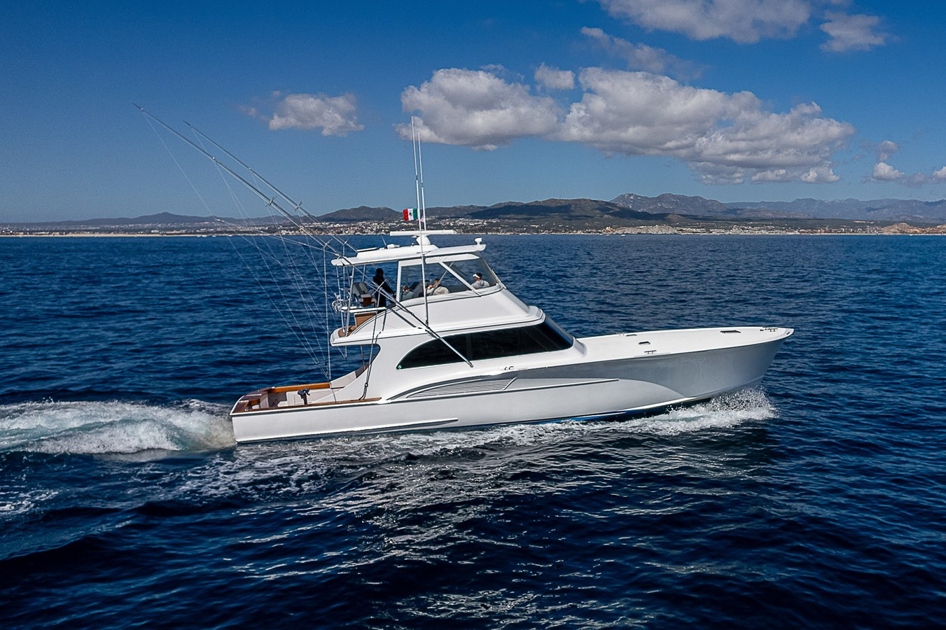 https://arconyachts.ams3.digitaloceanspaces.com/119573/conversions/large_4092973-optimize.jpg