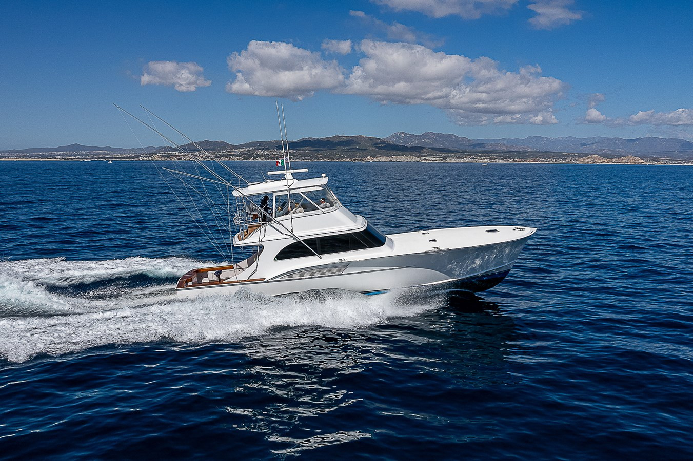 https://arconyachts.ams3.digitaloceanspaces.com/119577/conversions/large_4092974-optimize.jpg