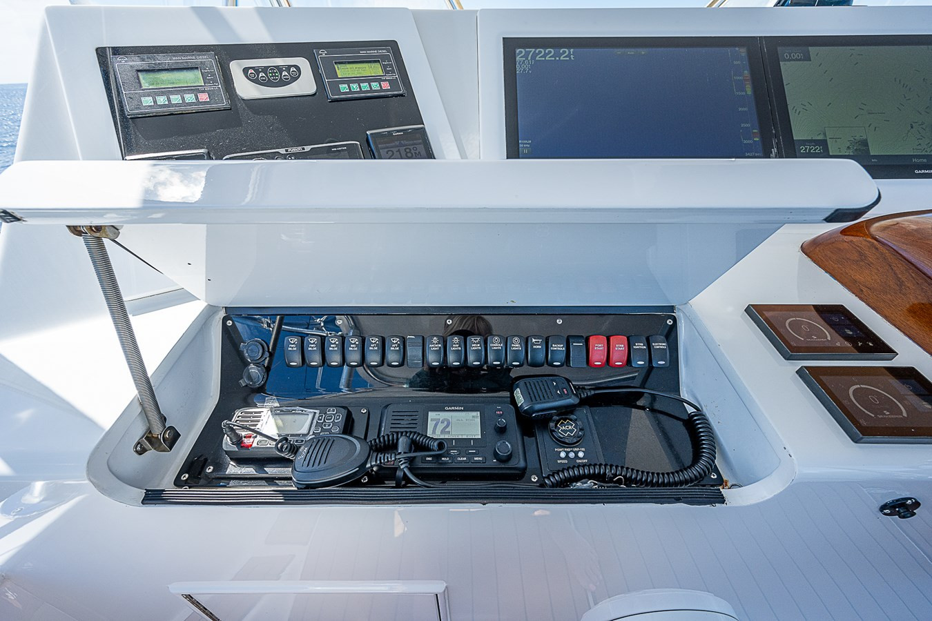 https://arconyachts.ams3.digitaloceanspaces.com/119646/conversions/large_4092997-optimize.jpg