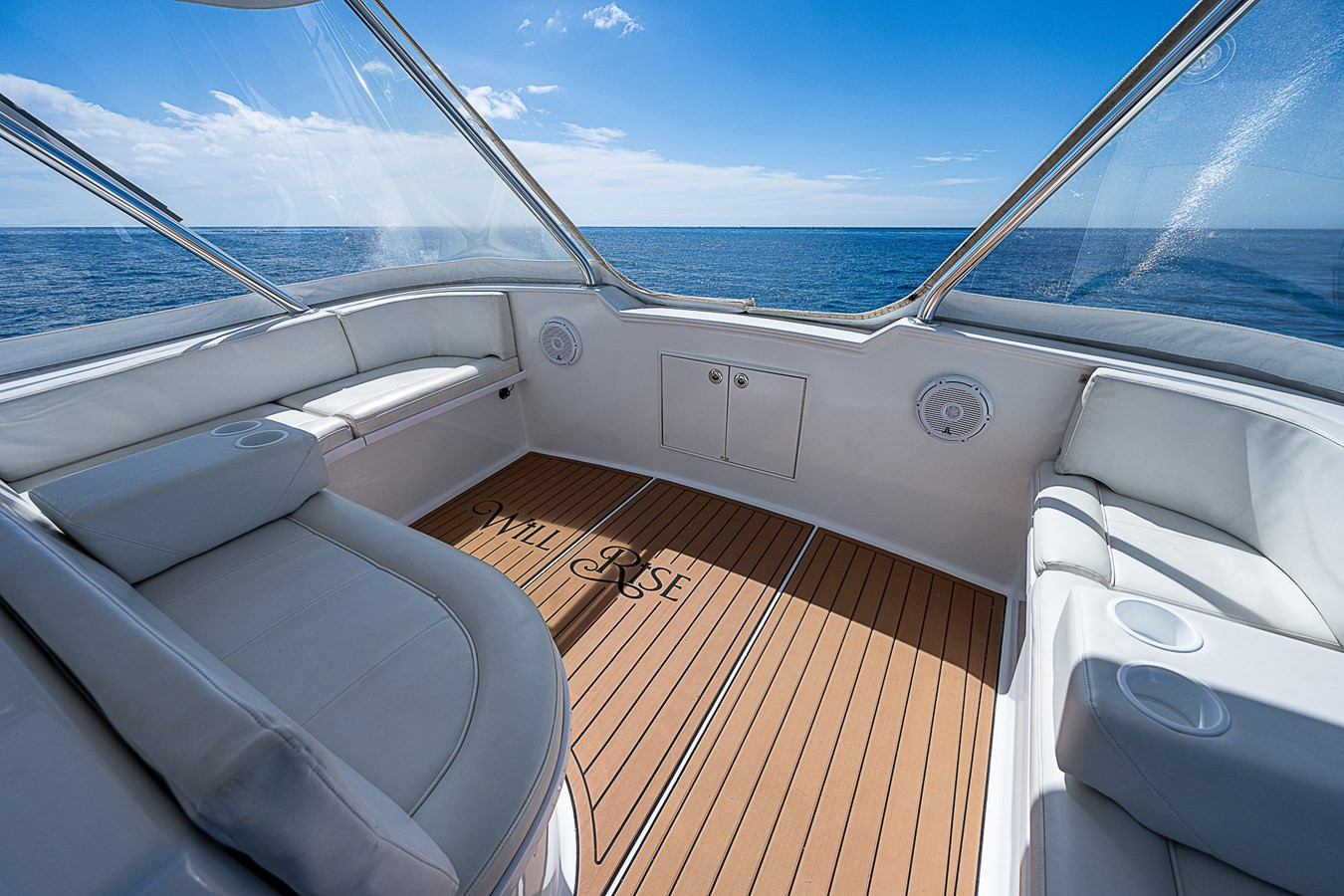 https://arconyachts.ams3.digitaloceanspaces.com/119658/conversions/large_4093001-optimize.jpg