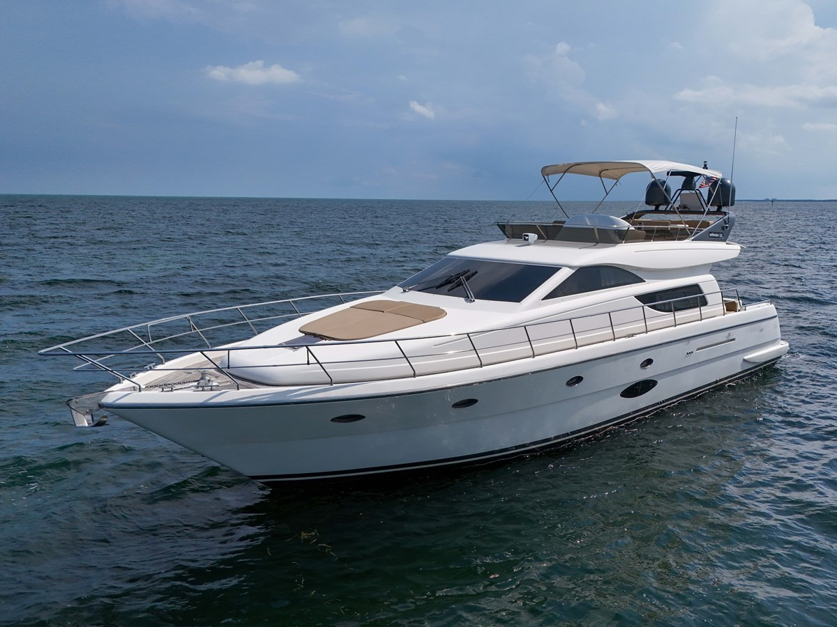https://arconyachts.ams3.digitaloceanspaces.com/119669/conversions/large_4214963-optimize.jpg