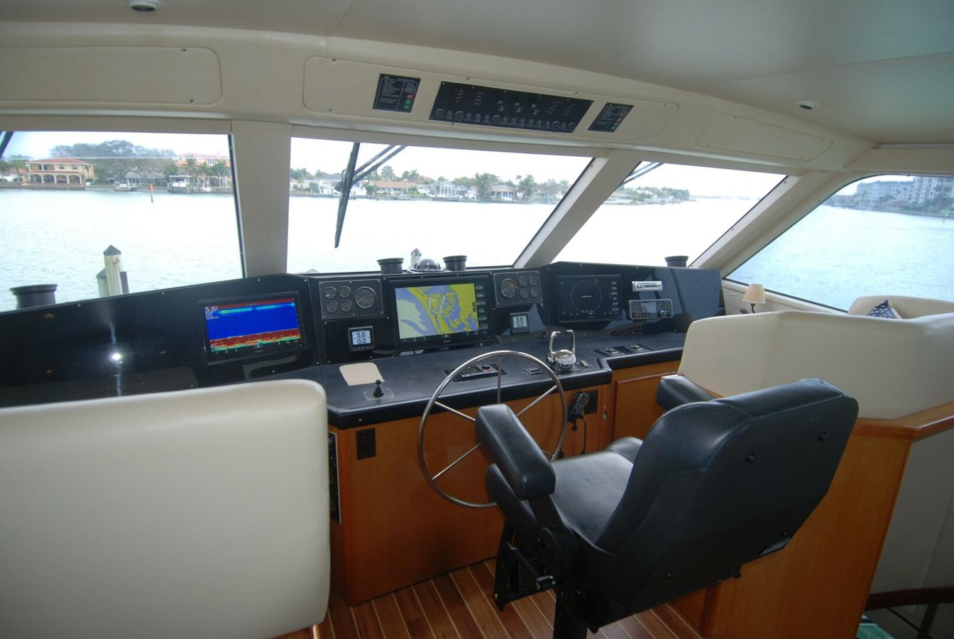 https://arconyachts.ams3.digitaloceanspaces.com/119679/conversions/large_4172544-optimize.jpg