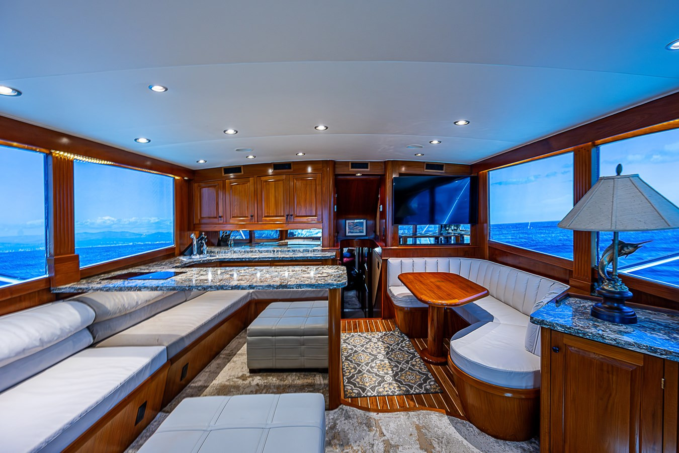 https://arconyachts.ams3.digitaloceanspaces.com/119701/conversions/large_4093015-optimize.jpg
