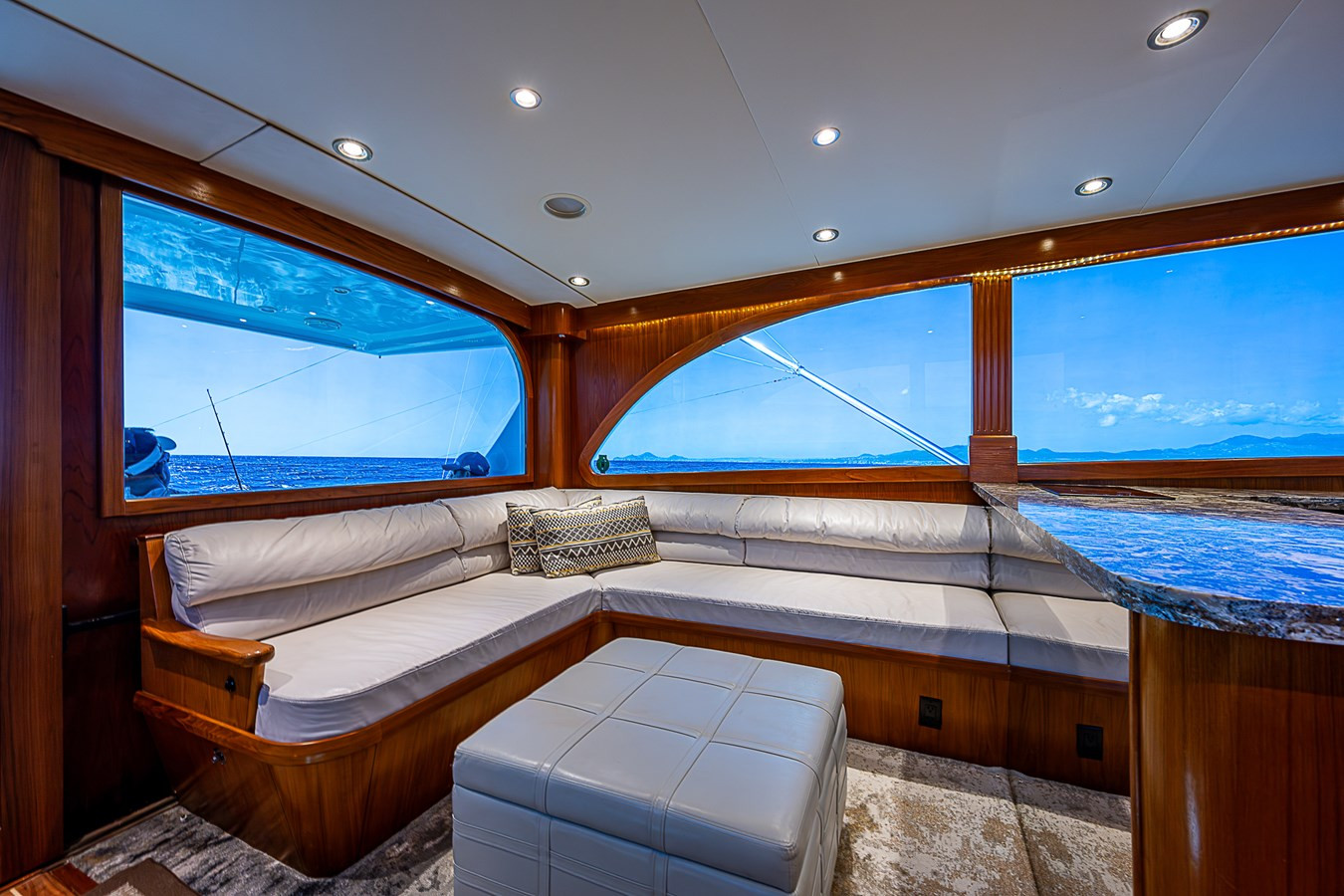 https://arconyachts.ams3.digitaloceanspaces.com/119704/conversions/large_4093016-optimize.jpg
