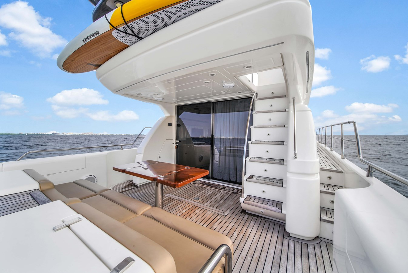 https://arconyachts.ams3.digitaloceanspaces.com/119726/conversions/large_4214984-optimize.jpg
