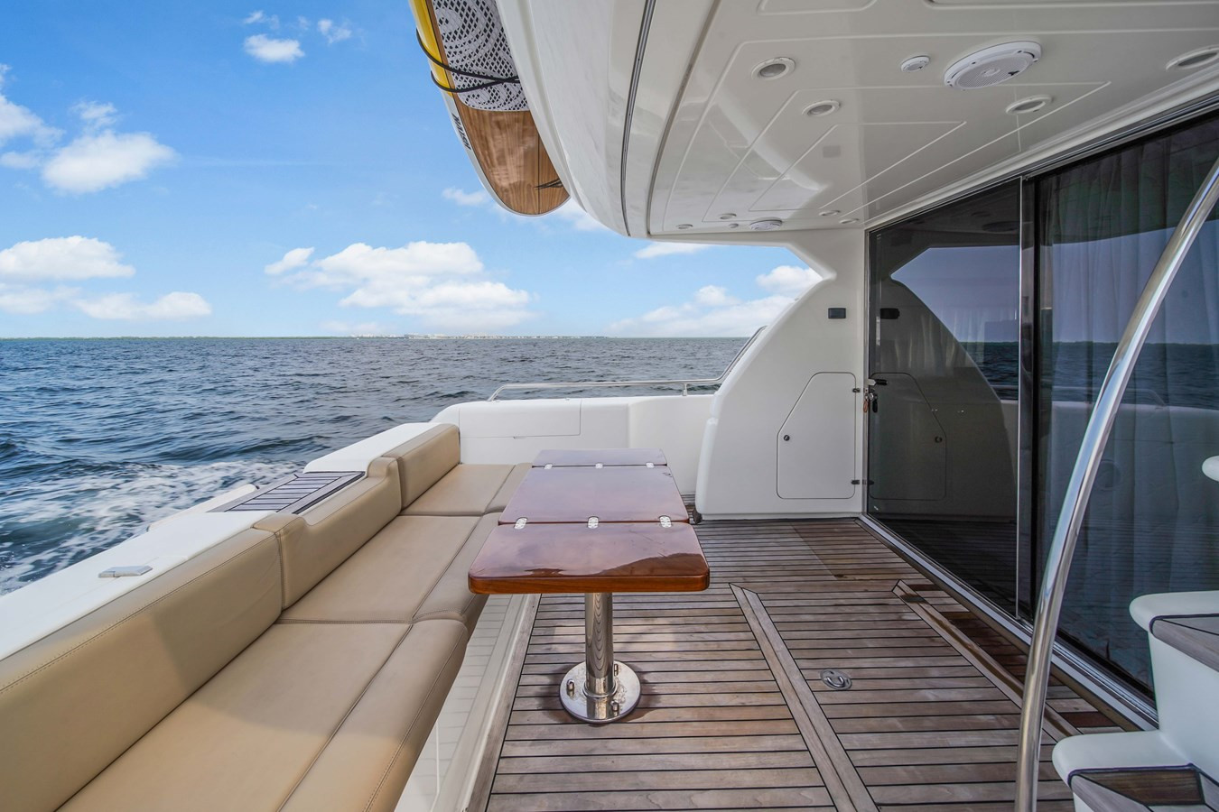 https://arconyachts.ams3.digitaloceanspaces.com/119729/conversions/large_4214985-optimize.jpg