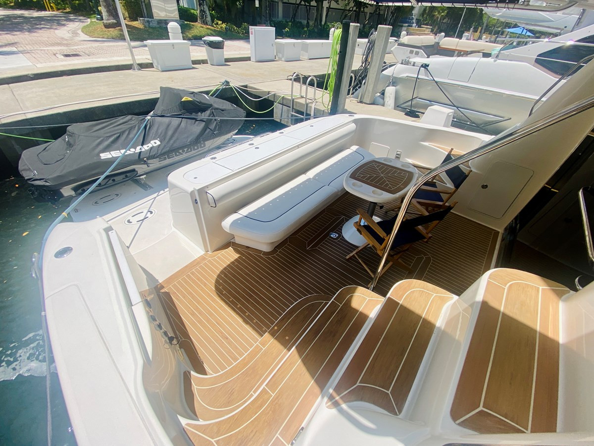 https://arconyachts.ams3.digitaloceanspaces.com/119737/conversions/large_4232534-optimize.jpg