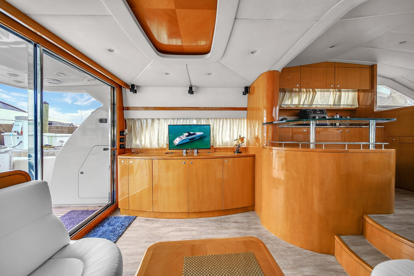 https://arconyachts.ams3.digitaloceanspaces.com/119767/conversions/large_4214998-optimize.jpg