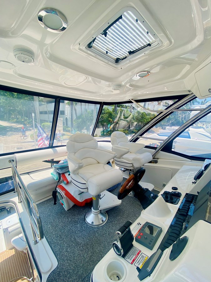 https://arconyachts.ams3.digitaloceanspaces.com/119775/conversions/large_4232547-optimize.jpg