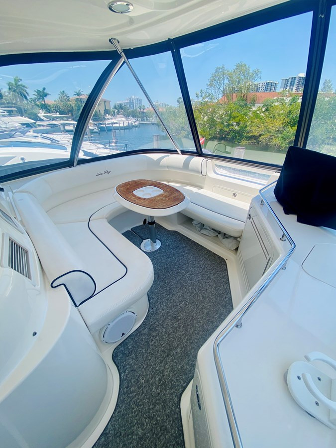 https://arconyachts.ams3.digitaloceanspaces.com/119776/conversions/large_4232548-optimize.jpg