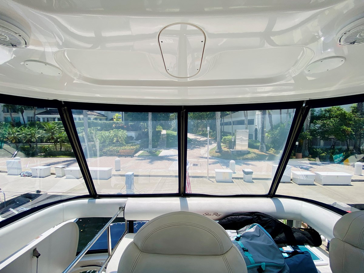 https://arconyachts.ams3.digitaloceanspaces.com/119782/conversions/large_4232550-optimize.jpg