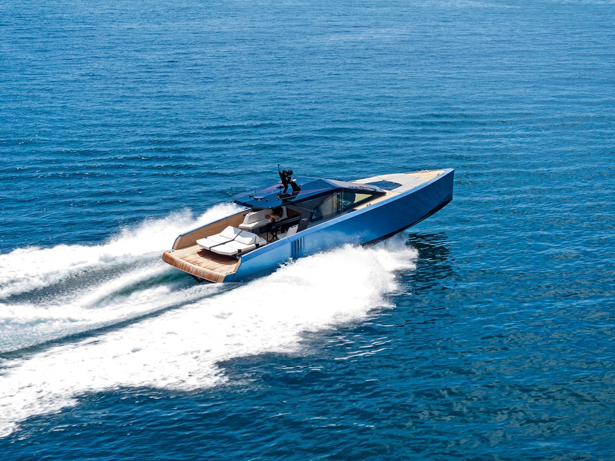 https://arconyachts.ams3.digitaloceanspaces.com/119815/conversions/large_4297567-optimize.jpg