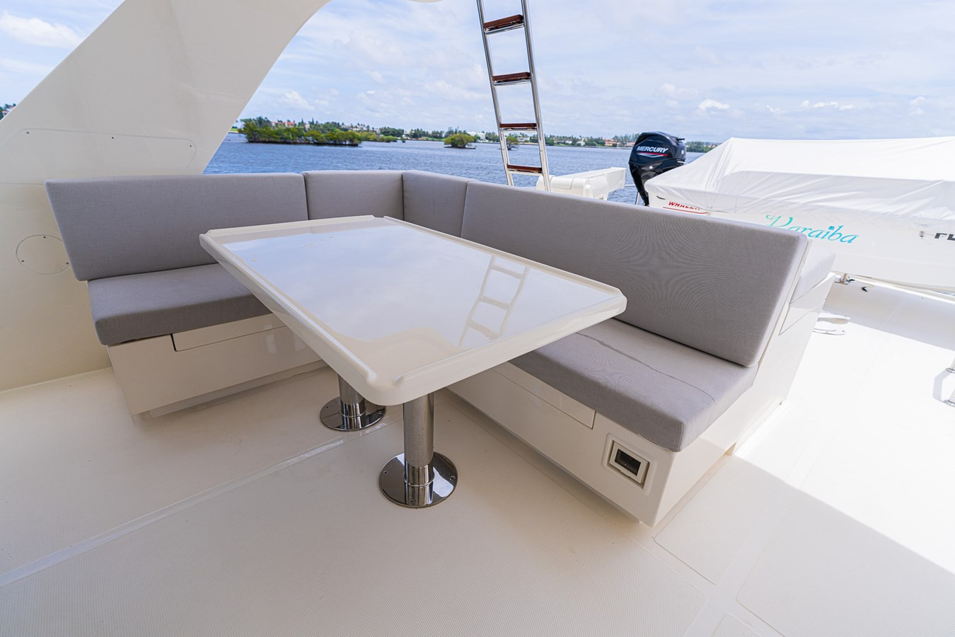 https://arconyachts.ams3.digitaloceanspaces.com/119829/conversions/large_4271841-optimize.jpg