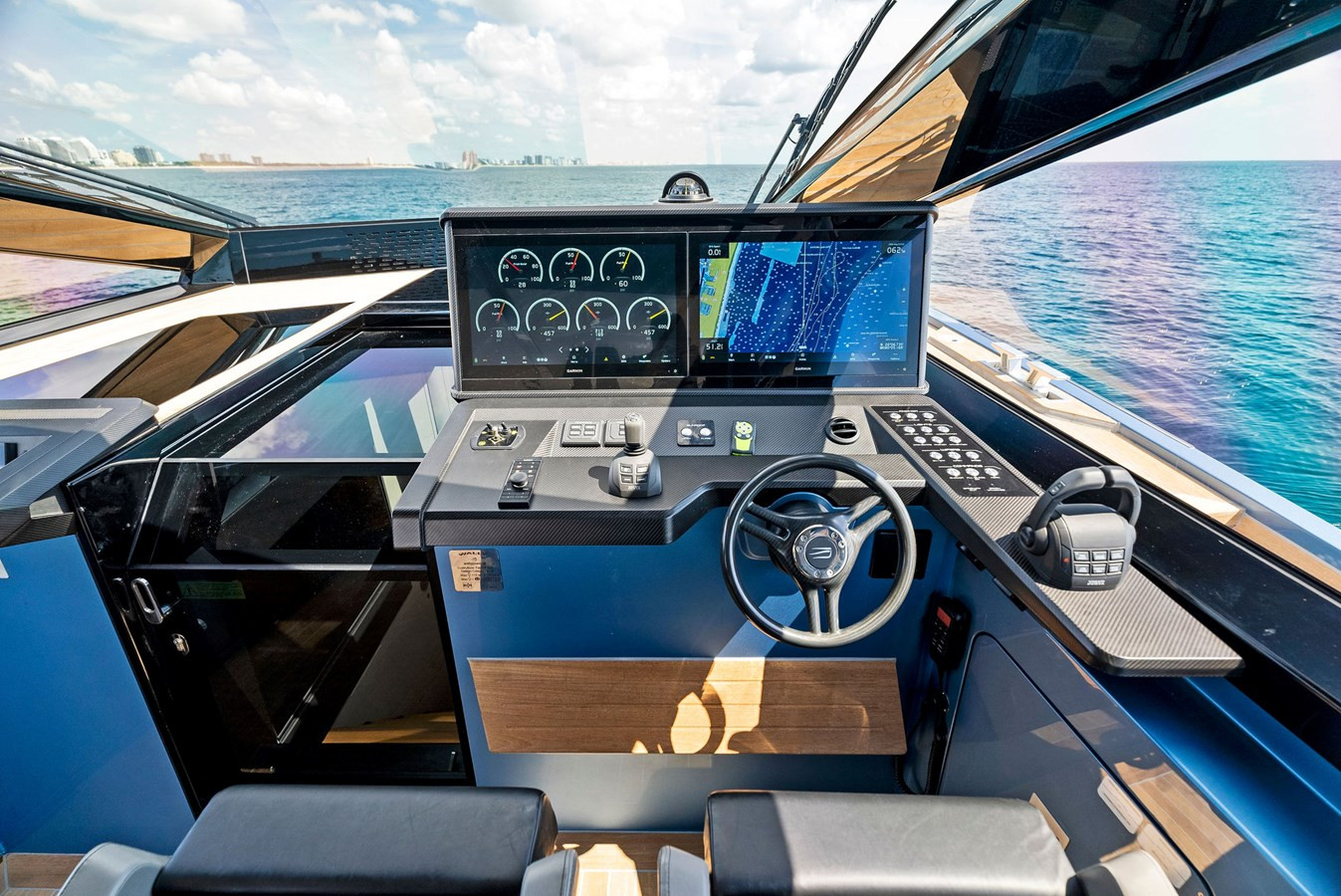 https://arconyachts.ams3.digitaloceanspaces.com/119846/conversions/large_4297626-optimize.jpg