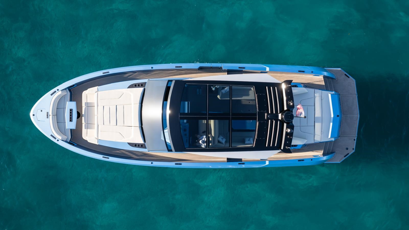 https://arconyachts.ams3.digitaloceanspaces.com/119892/conversions/large_4327153-optimize.jpg
