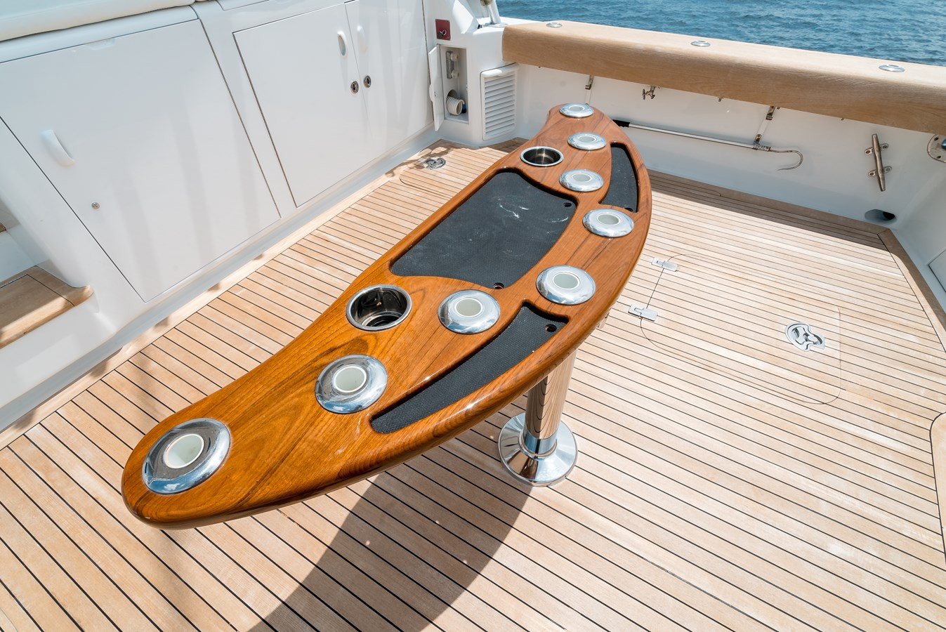 https://arconyachts.ams3.digitaloceanspaces.com/119897/conversions/large_4319400-optimize.jpg