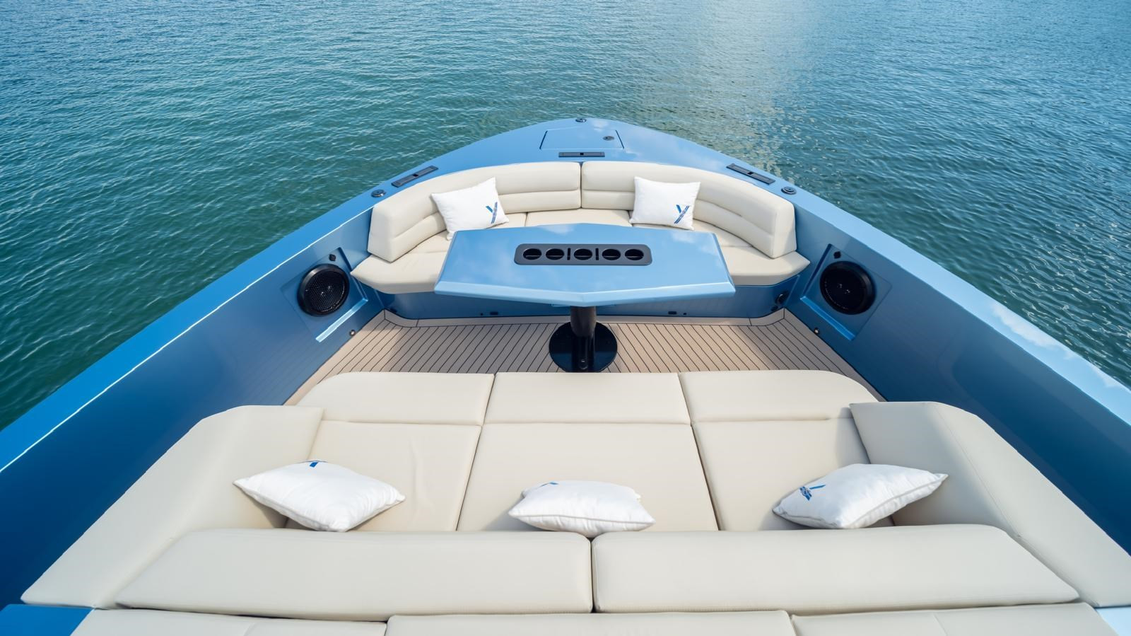 https://arconyachts.ams3.digitaloceanspaces.com/119898/conversions/large_4327156-optimize.jpg
