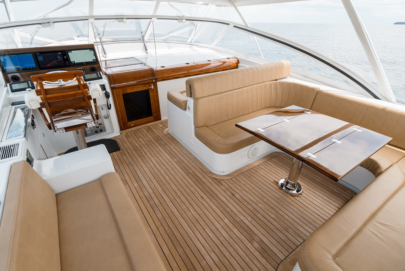 https://arconyachts.ams3.digitaloceanspaces.com/119915/conversions/large_4319406-optimize.jpg