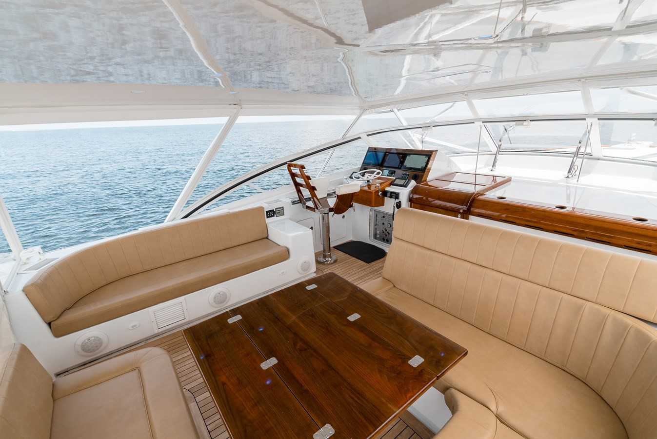 https://arconyachts.ams3.digitaloceanspaces.com/119922/conversions/large_4319409-optimize.jpg