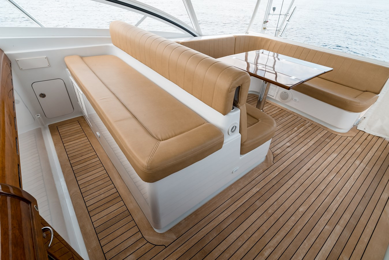 https://arconyachts.ams3.digitaloceanspaces.com/119937/conversions/large_4319427-optimize.jpg
