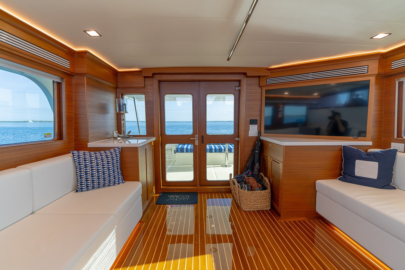 https://arconyachts.ams3.digitaloceanspaces.com/119950/conversions/large_4574670-optimize.jpg