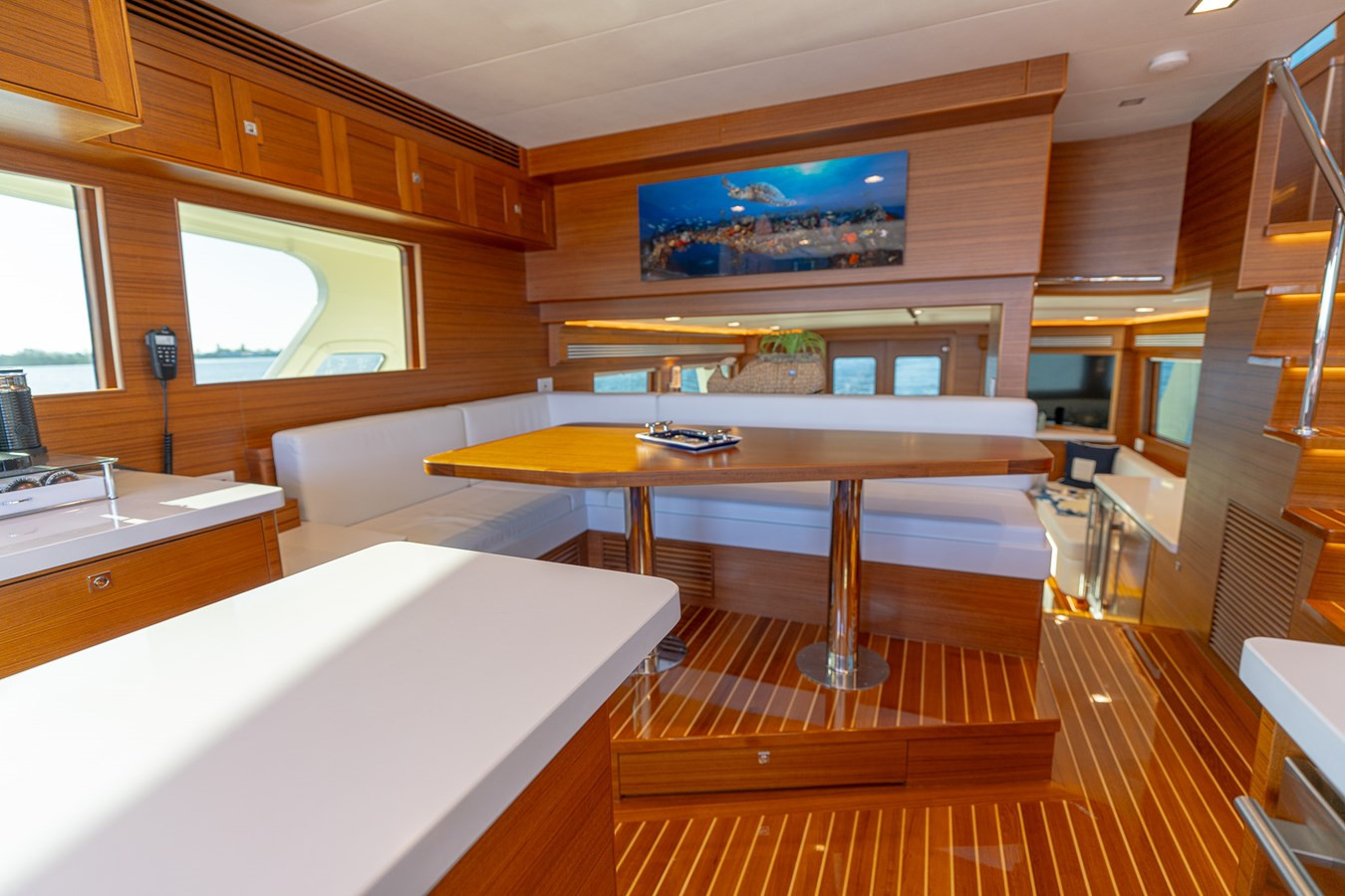 https://arconyachts.ams3.digitaloceanspaces.com/119959/conversions/large_4574675-optimize.jpg