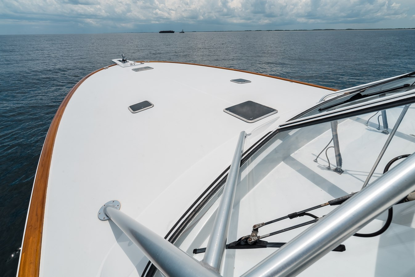 https://arconyachts.ams3.digitaloceanspaces.com/120010/conversions/large_4319493-optimize.jpg