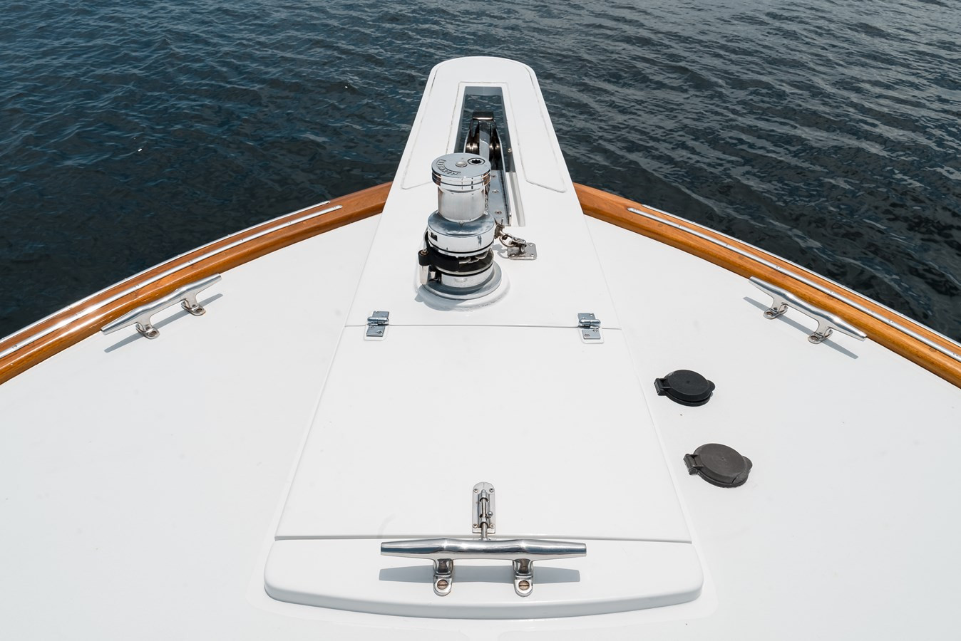 https://arconyachts.ams3.digitaloceanspaces.com/120013/conversions/large_4319494-optimize.jpg