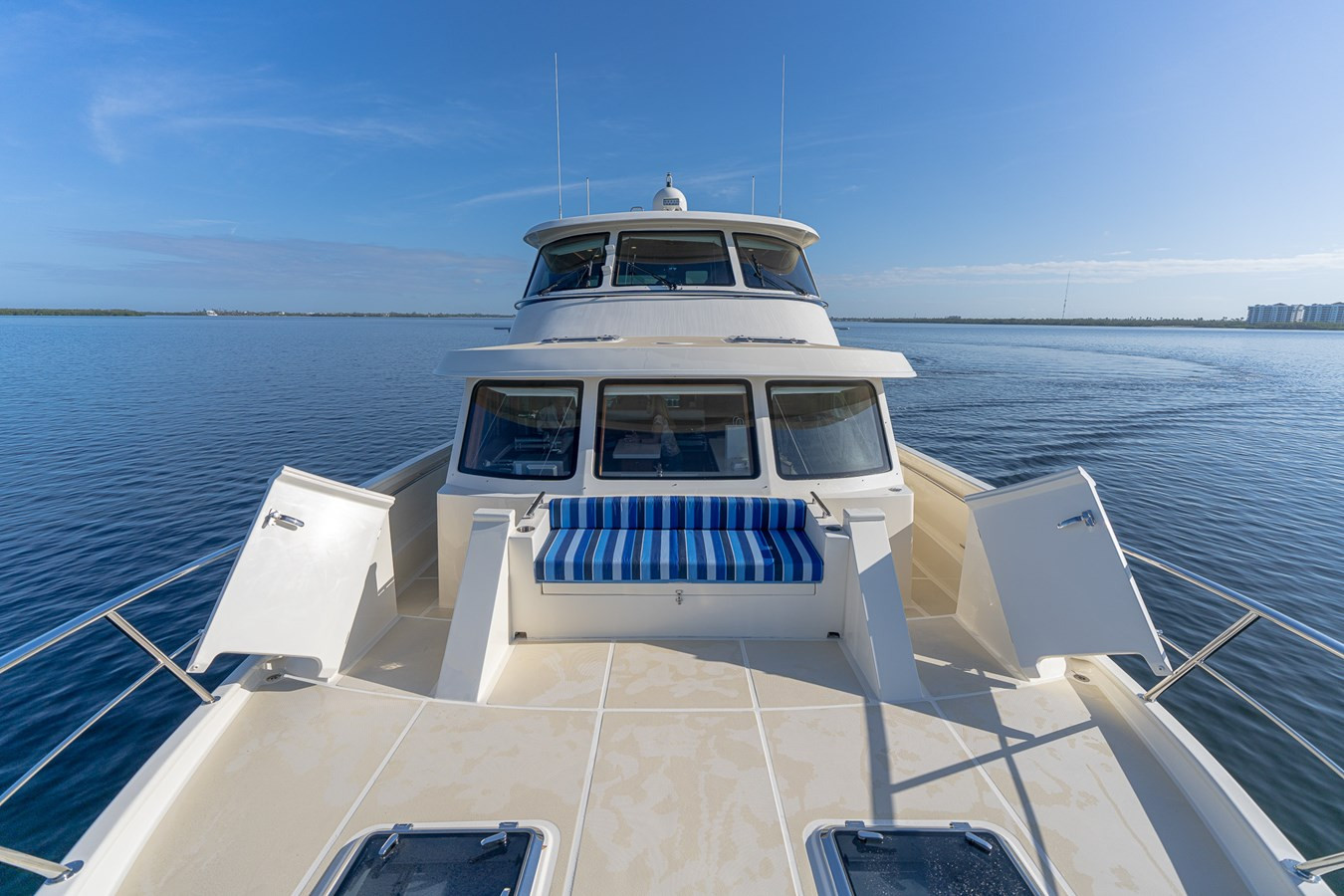 https://arconyachts.ams3.digitaloceanspaces.com/120035/conversions/large_4574701-optimize.jpg